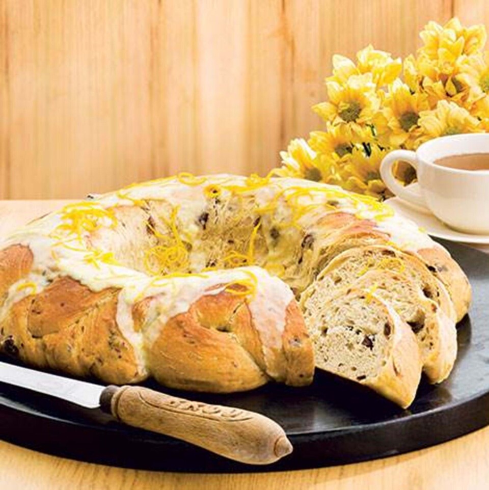 Briochekrans med appelsin og rosiner