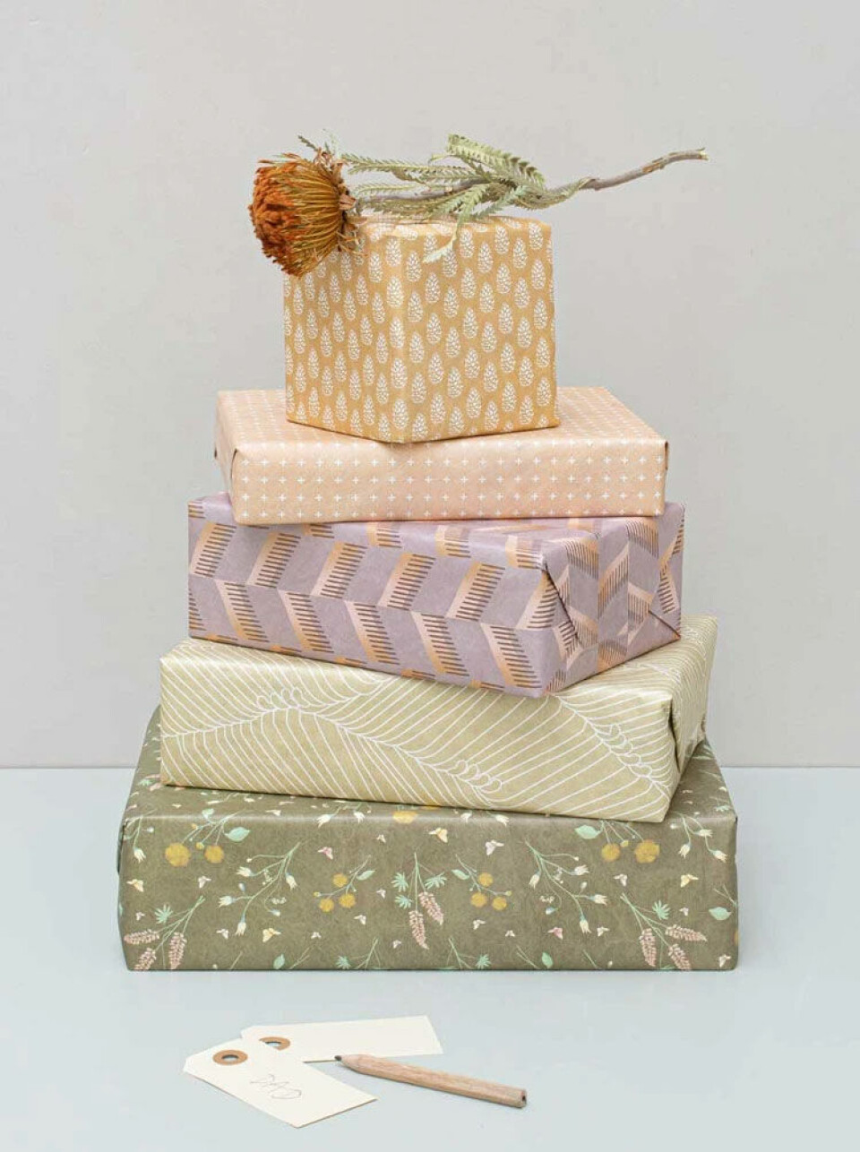 Gavepapir i ark, der kan bruges flere gange.