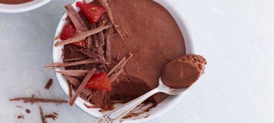 Forførende mørk chokolademousse med blodappelsin
