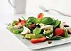 Avokado-jordbærsalat med kylling