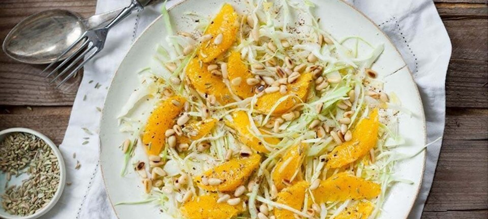 Salat med hvidkål, appelsin, fennikel og vanilje