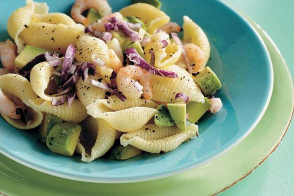 Pasta med rejer og avocado