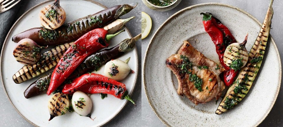 Lækkert grillmad: Nemme koteletter med lun, grillet salat