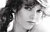 Vanessa Paradis viser sin forlovelsesring