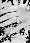 Vanessa Paradis viser sin forlovelsesring