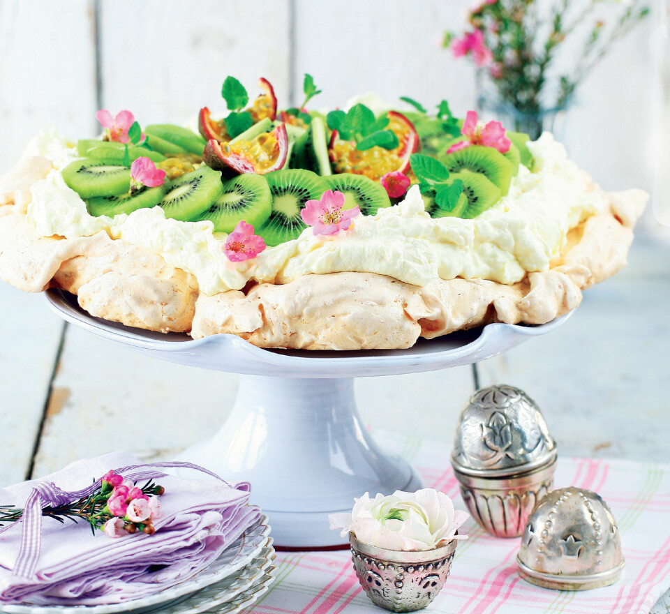 Flot pavlova til påske: Kokospavlova med ananascreme