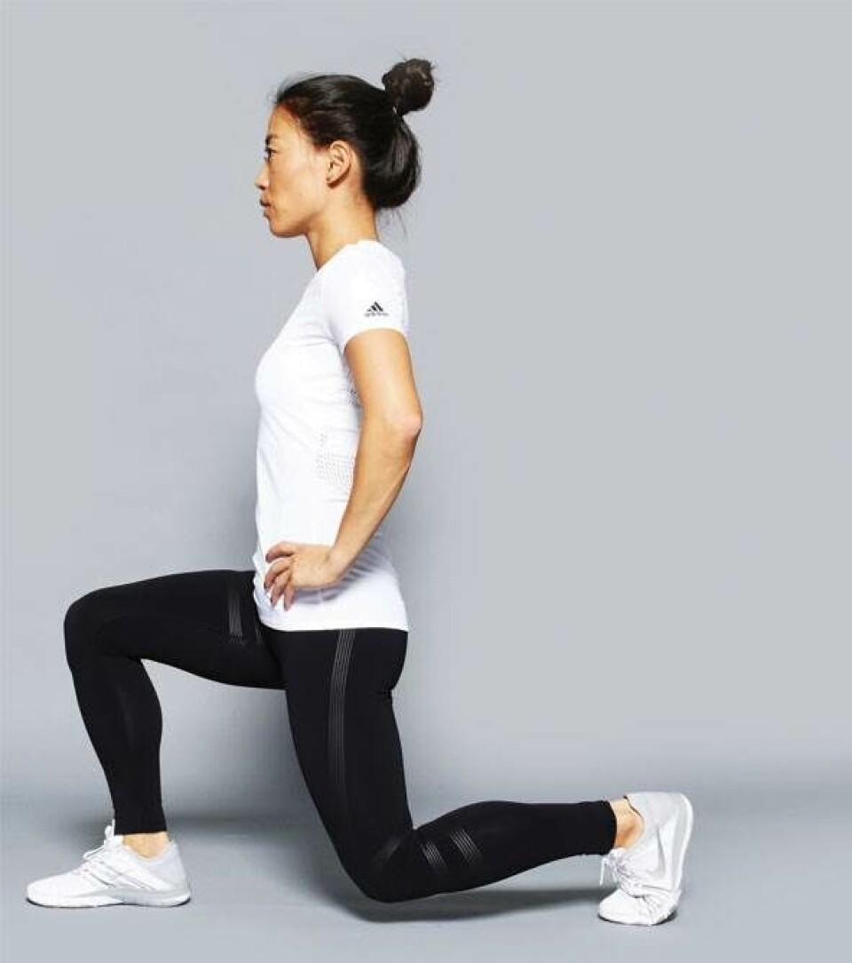 KNEE LIFT LUNGES