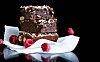 Brownie med hindbær og hasselnødder