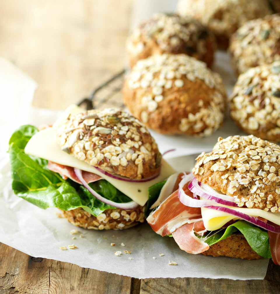 Koldhævede glutenfri havreboller