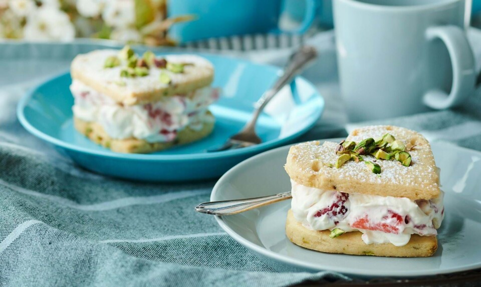 Shortbread med jordbær og flødeskum
