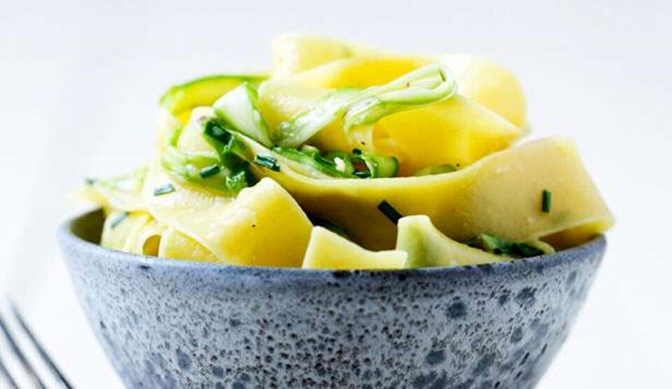Pasta opskrift med asparges og carbonarasauce