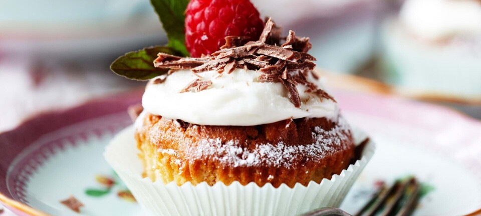 Muffins med chokolade og peanuts