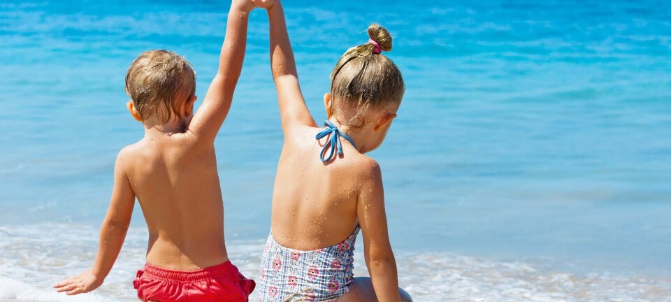 Fra 0 måneder til 5 år: Her er de bedste tips til en dag på stranden med børn