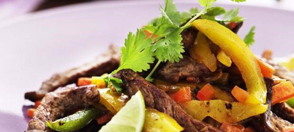 Lynstegt oksekød med grøntsager