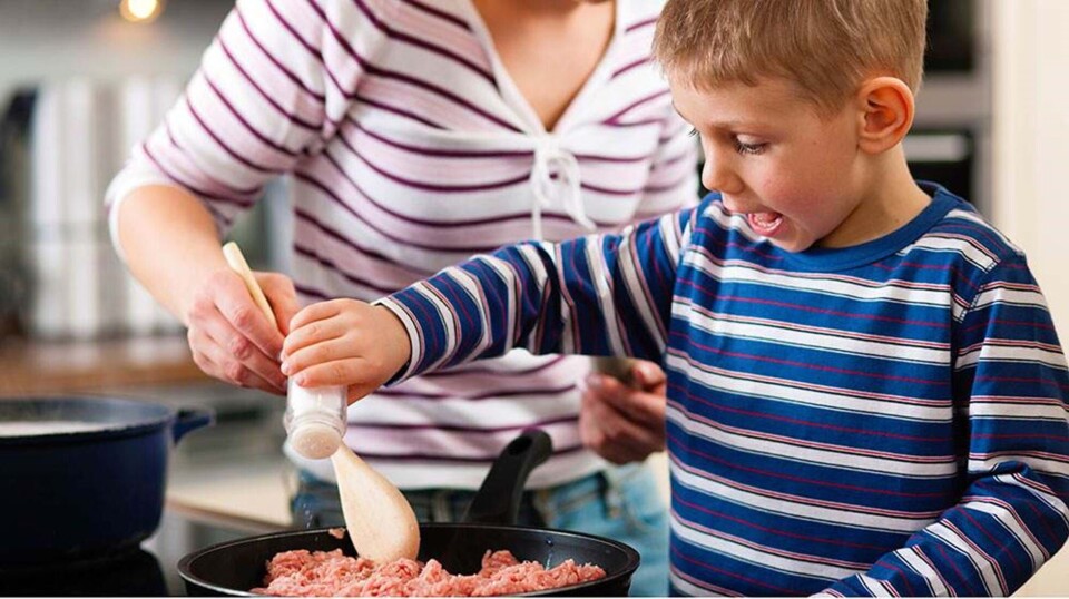 Kan man lave frikadeller på hovedet?