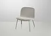 Let lounger og lampe fra Muuto