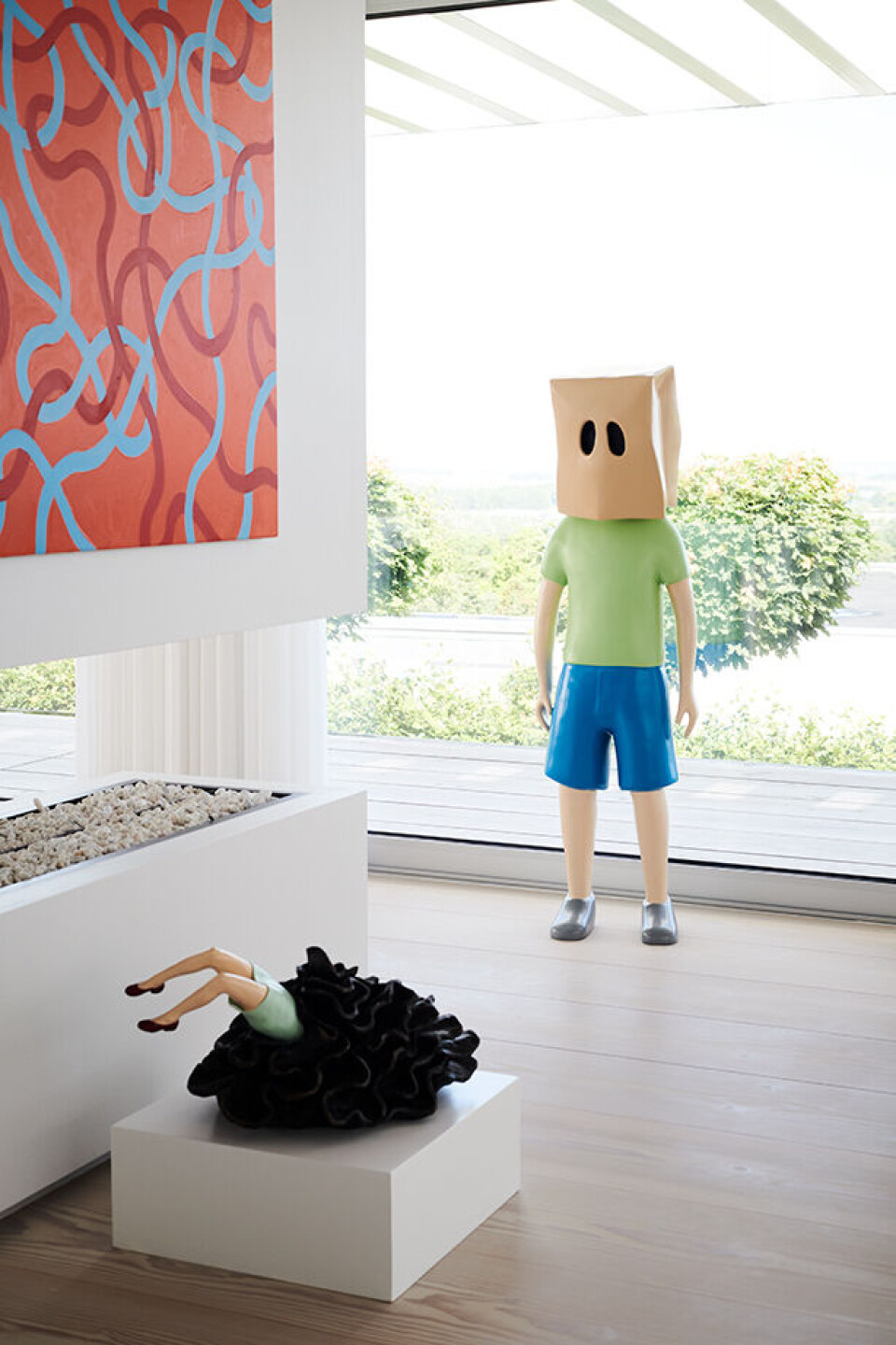 Anne og Jan har indrettet sig med kunst, så langt øjet rækker