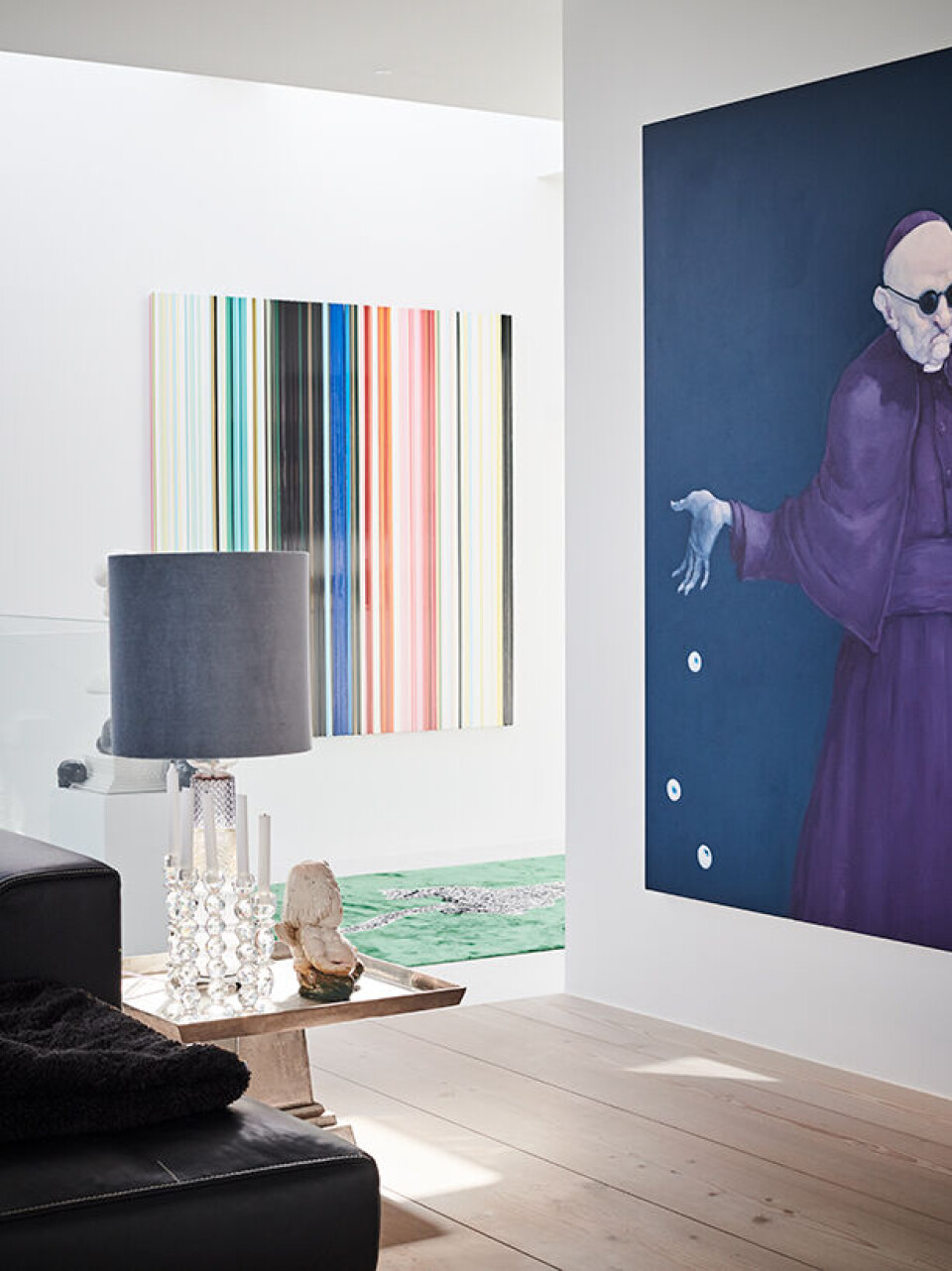 Anne og Jan har indrettet sig med kunst, så langt øjet rækker