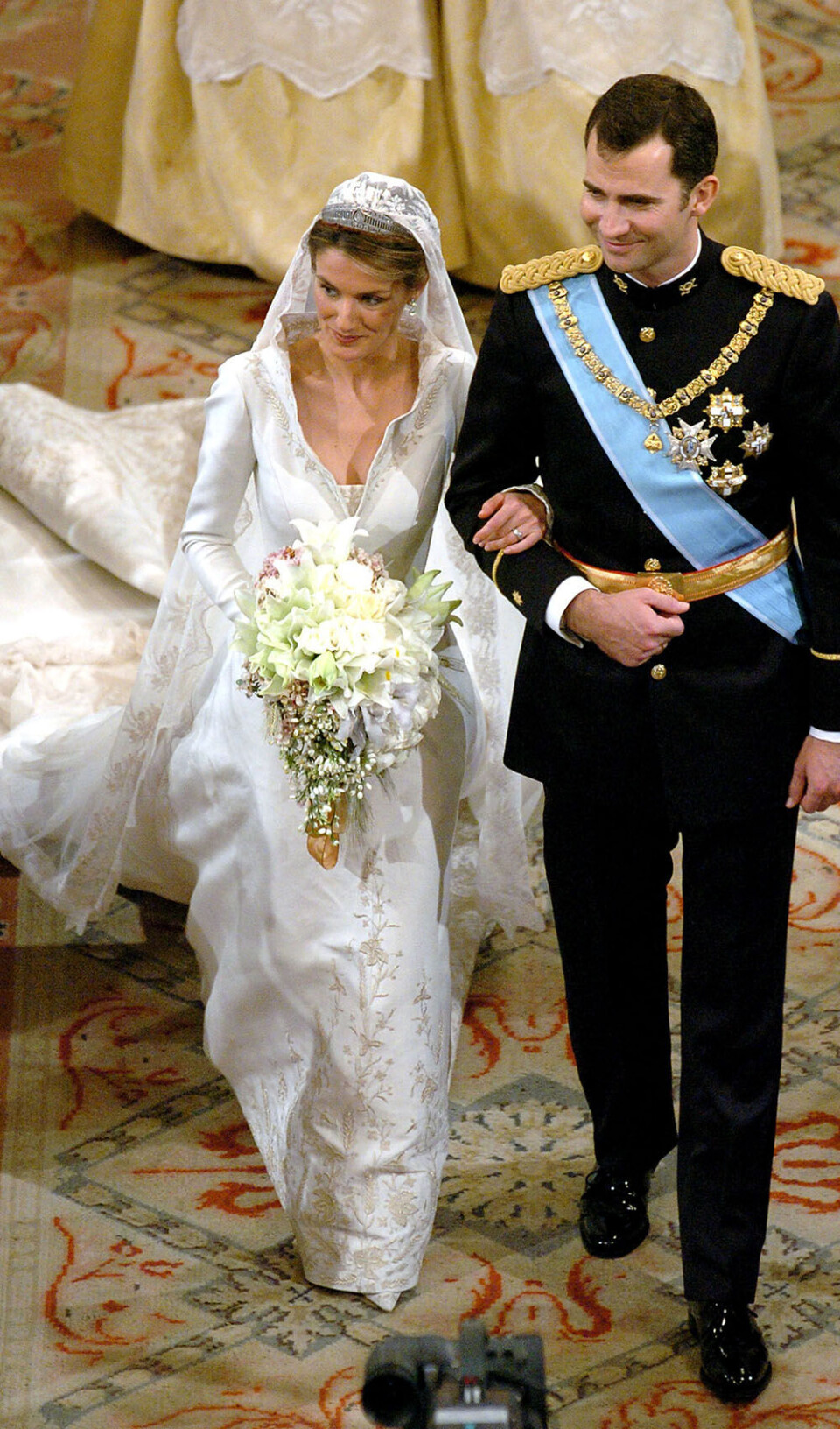 Går du også rundt med prinsessedrømme? Se de fineste royale brudekjoler gennem tiden