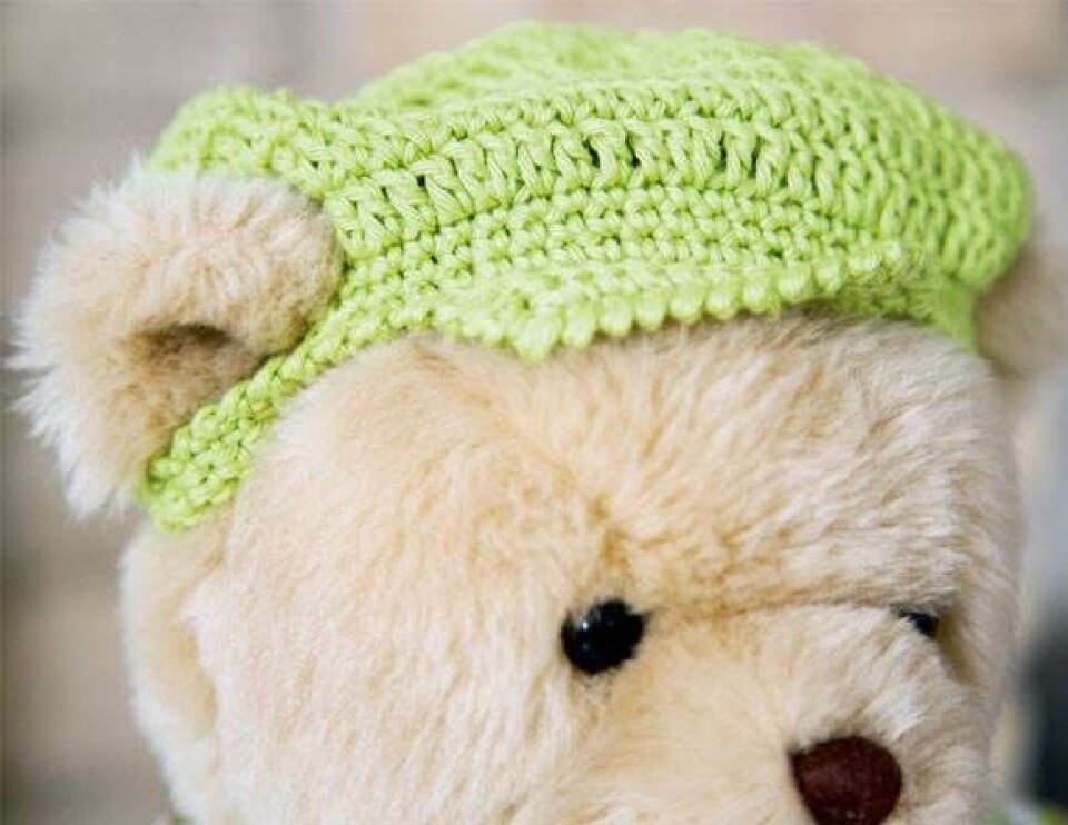 Strik selv: Build-a-bear sommerdragt og kasket