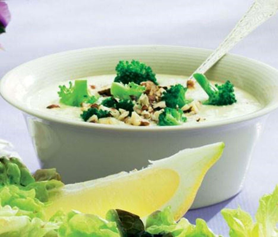 Grønsagssuppe med hasselnødder
