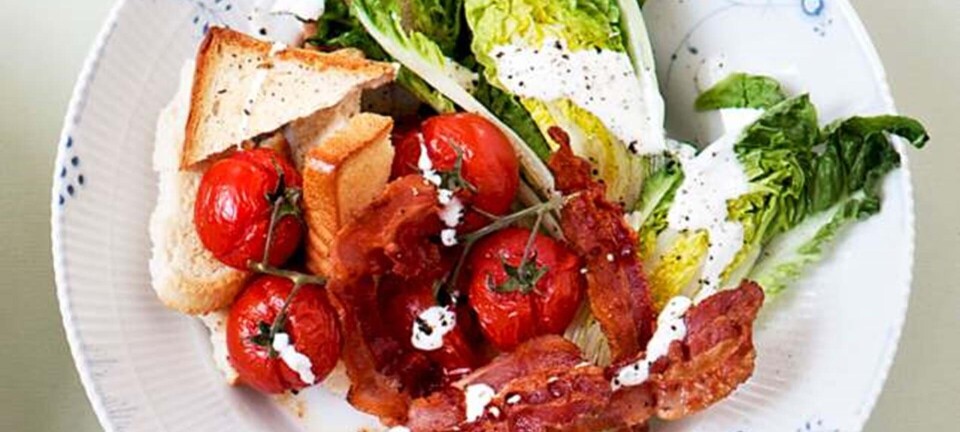 BLT-salat med syrnet fløde