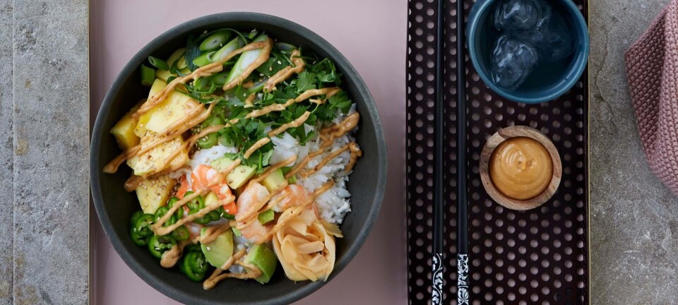 Lækker poke bowl: Sådan laver du den selv
