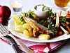 Flæskesteg med rodfrugtfritter og skyrdip