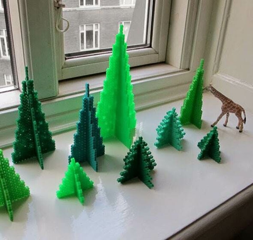 Juletræer i hama perler.