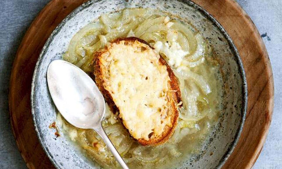 Opskrift på løgsuppe