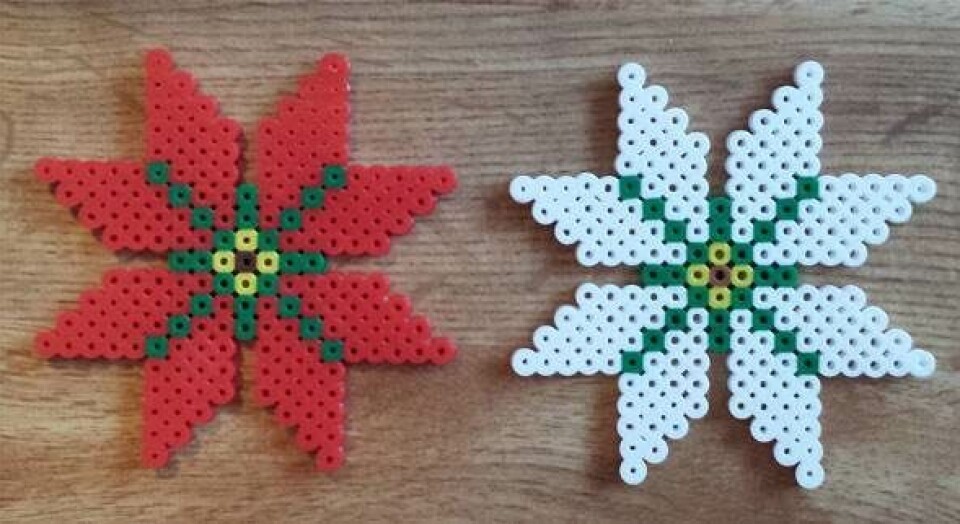 Julestjerner i hama perler.