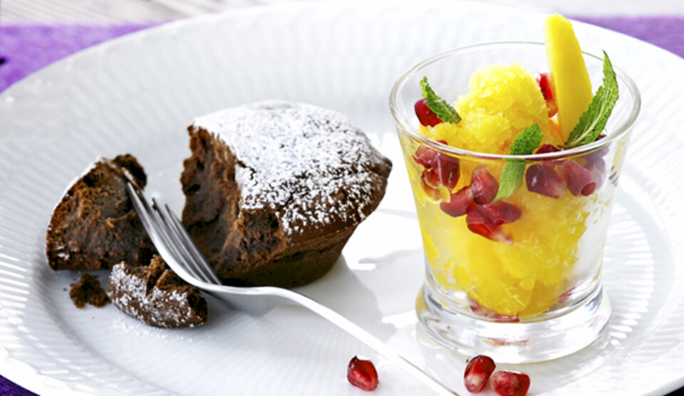 Chokoladekage opskrift med mango-granité