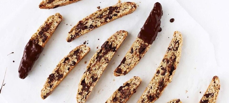 Kæmpebiscotti med mørk chokolade