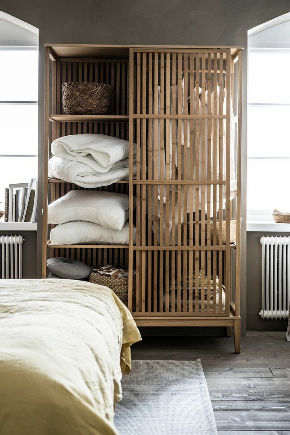 SMÅSPORRE sengetøj og SMÅSPORRE skab.