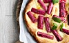 Rabarberpizza med vaniljeis