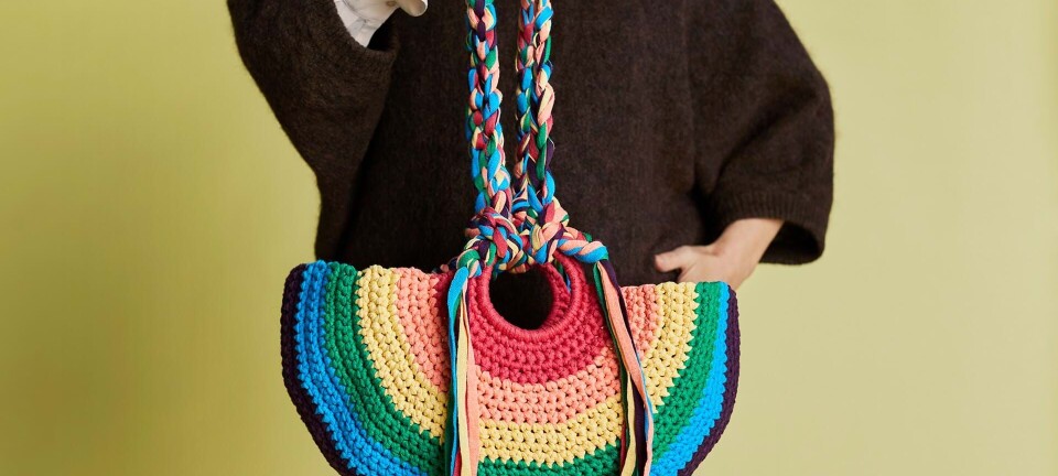 Hækl selv: Smart & farverig regnbue-taske