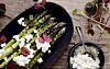 Grillede asparges med hytteost