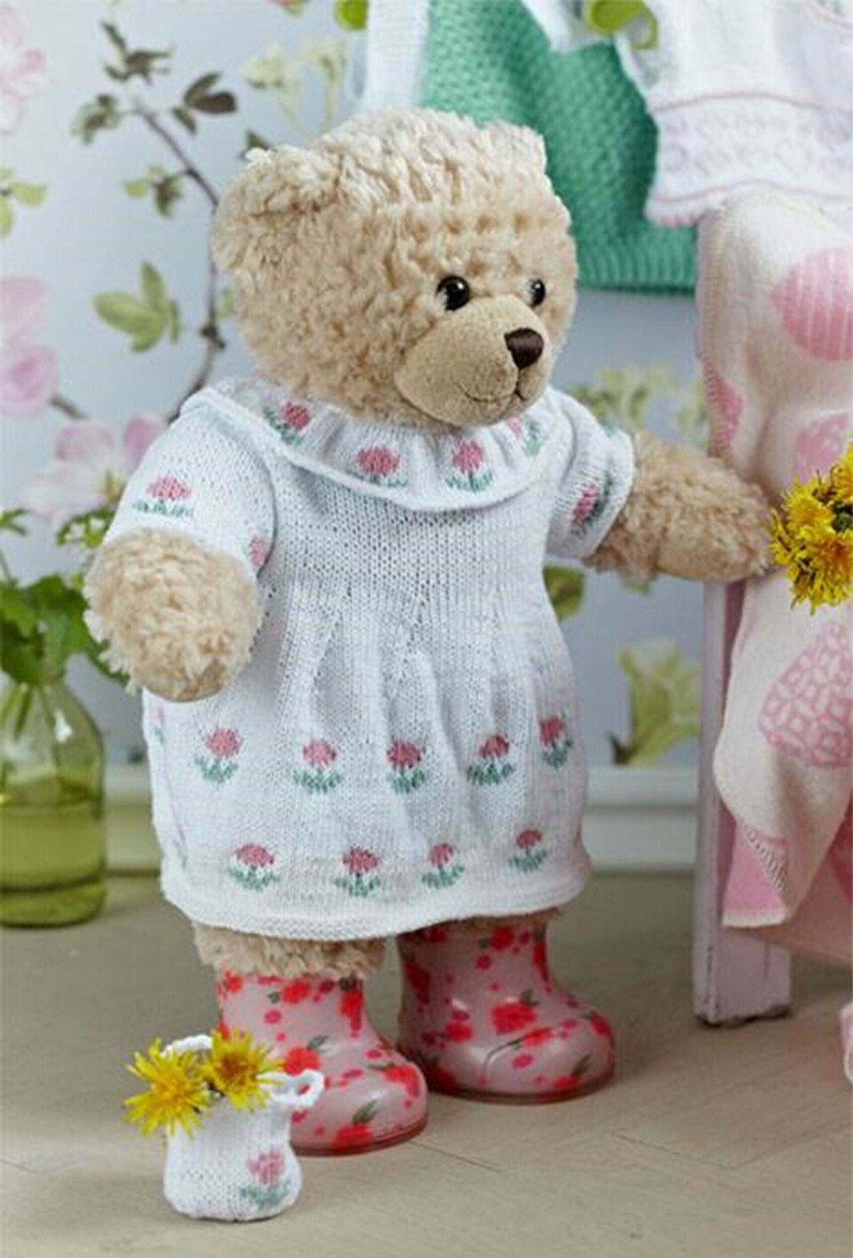 Hvid kjole med roser til Build-a-bear fra Hendes Verden