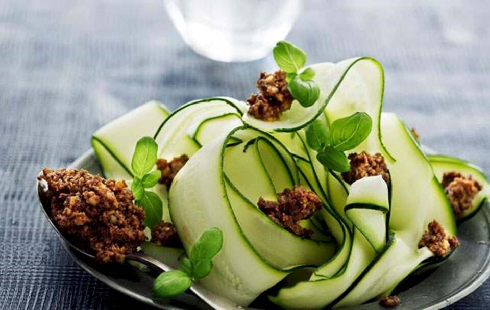 Opskrift på squashpasta med valnøddepesto