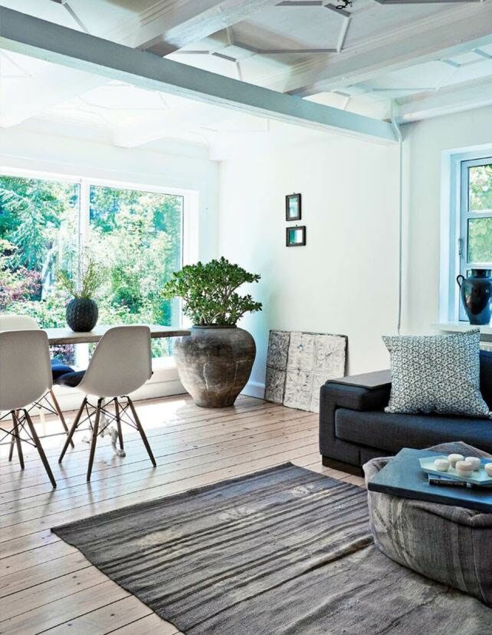 Smukke kontraster i det lille fiskerhus