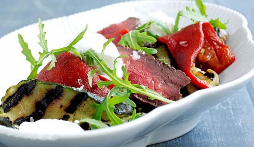 Opskrift på grillede grøntsager og flankesteak