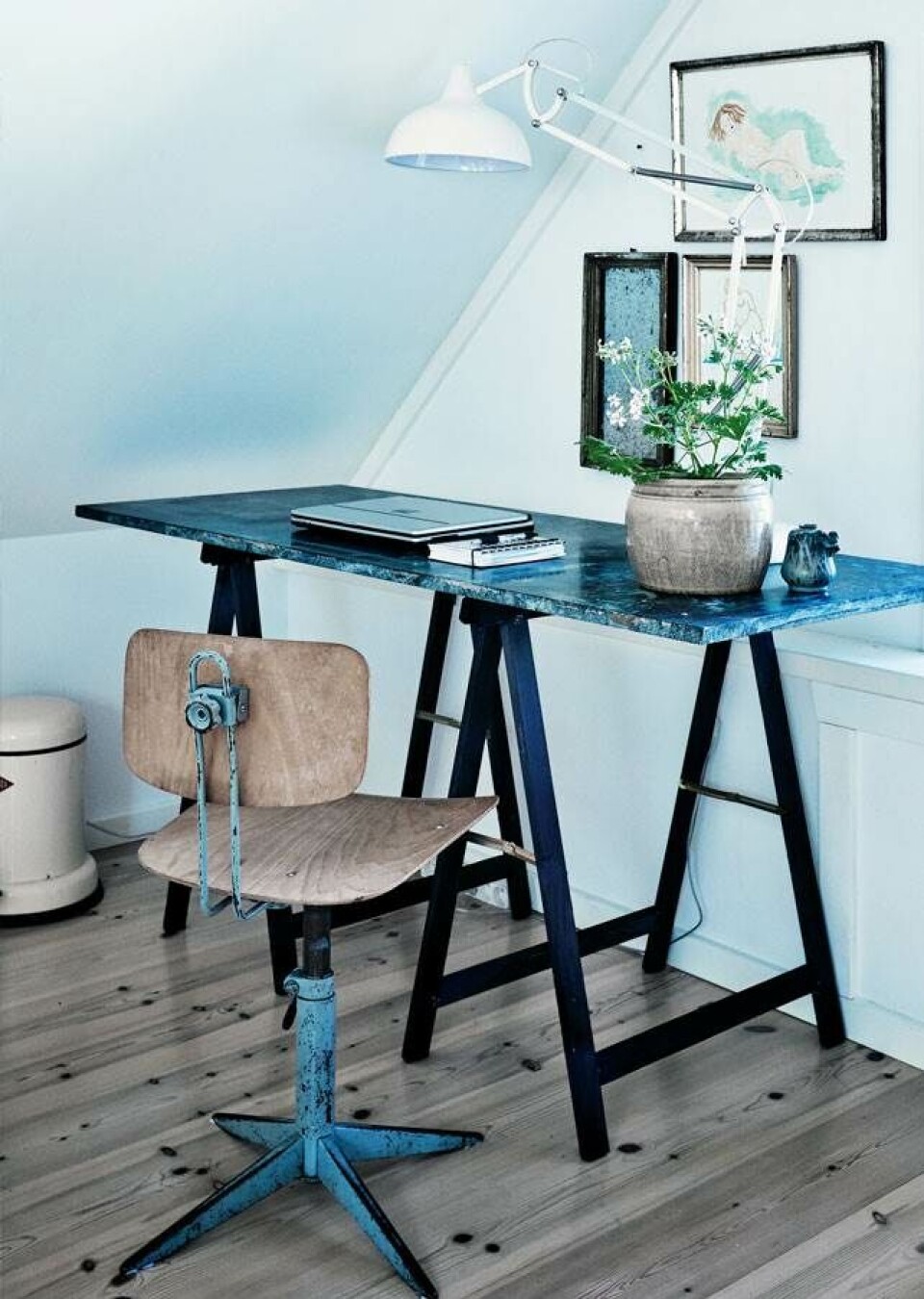 Smukke kontraster i det lille fiskerhus