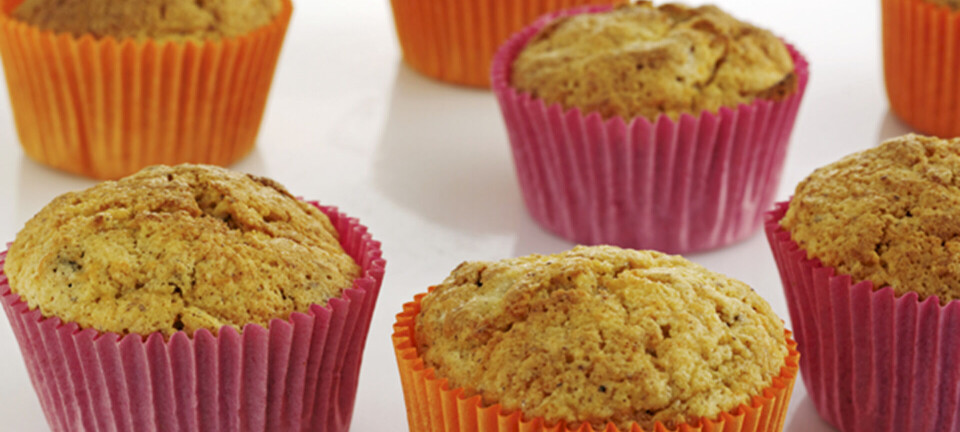 Muffin med nødder, frugt og grønt
