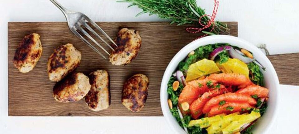 Julefrikadeller & sprød grønkålssalat