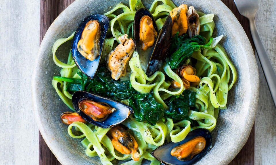 Pasta med blåmuslinger og spinat