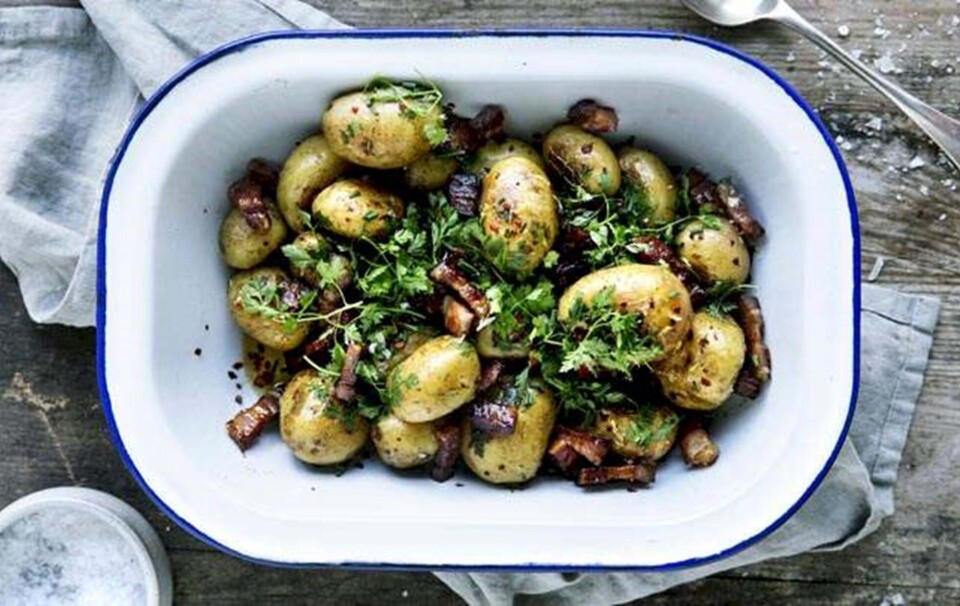 Små ovnbagte kartofler med pancetta og krydderurter