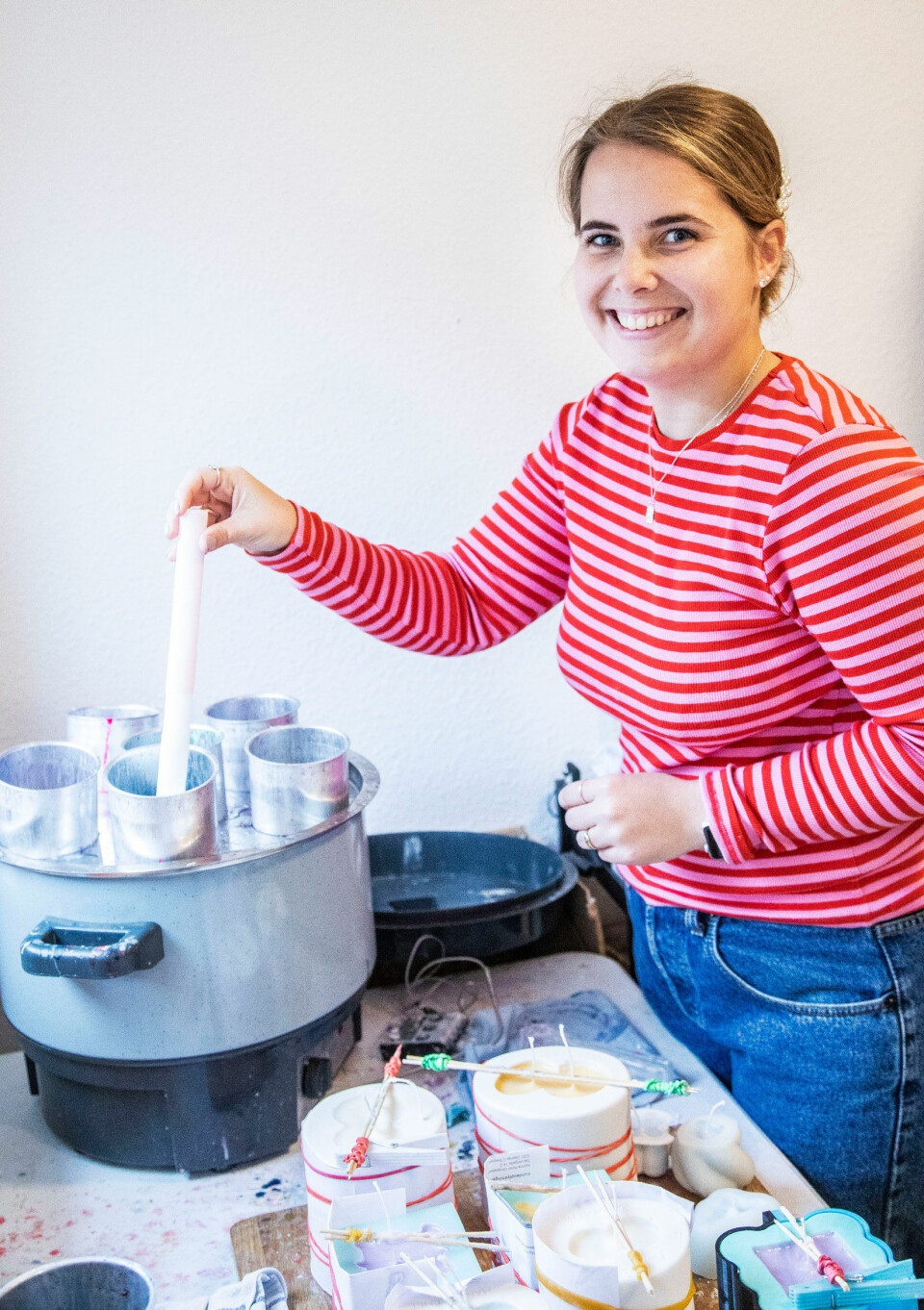 Julie har haft hovedansvaret for lysproduktionen, som både er i soja og paraffin og også sælges via Kaj Koncepts webshop.