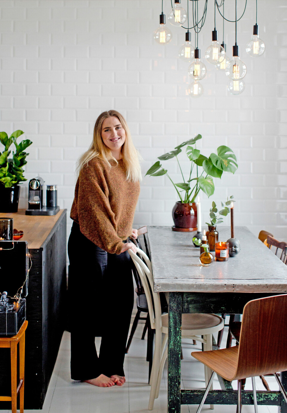 Gør som Lone og sæt metrofliser på en hel væg for at skabe caféstemning i rummet.