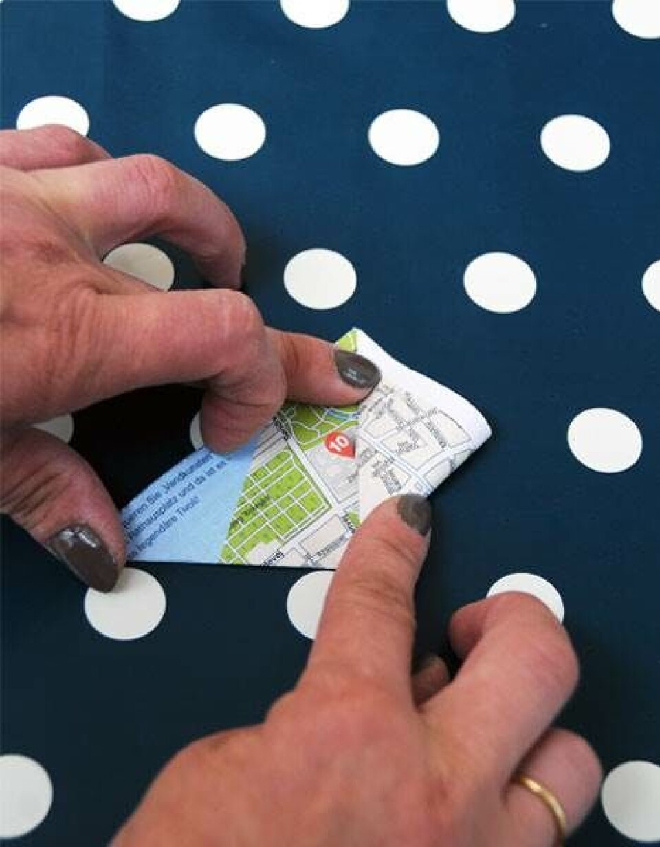 Jul i genbrugsmaterialer - Den foldede blomst