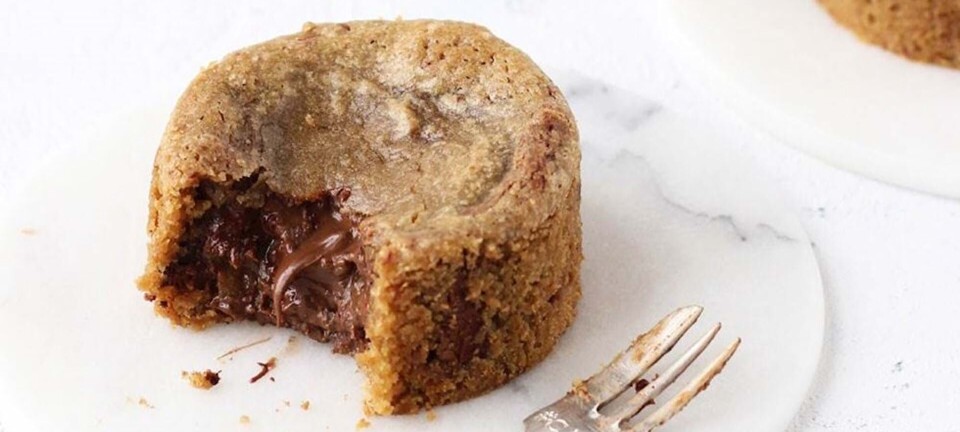 Varm cookiekage med nutella